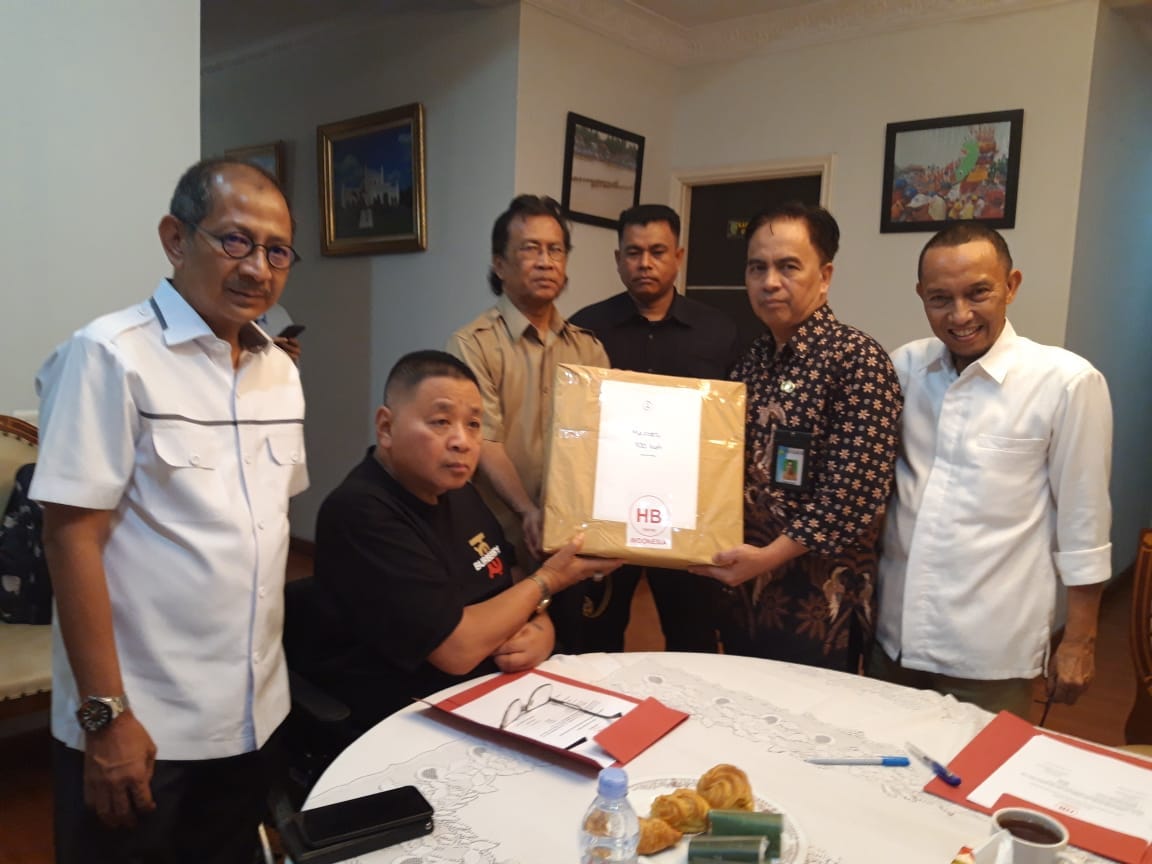 HB Center Tunaikan Janjinya Ringankan Derita Warga Riau